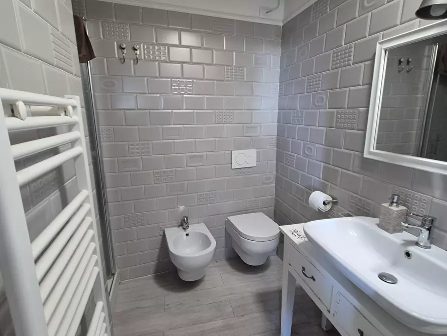 Immagine 17 di Appartamento in vendita  a Siena