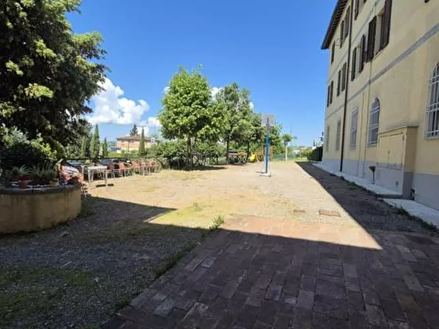 Immagine 33 di Appartamento in vendita  a Siena