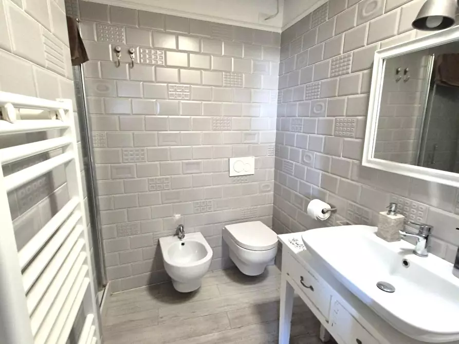 Immagine 21 di Appartamento in vendita  a Siena