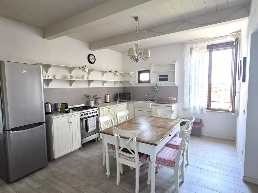 Immagine 2 di Appartamento in vendita  a Siena