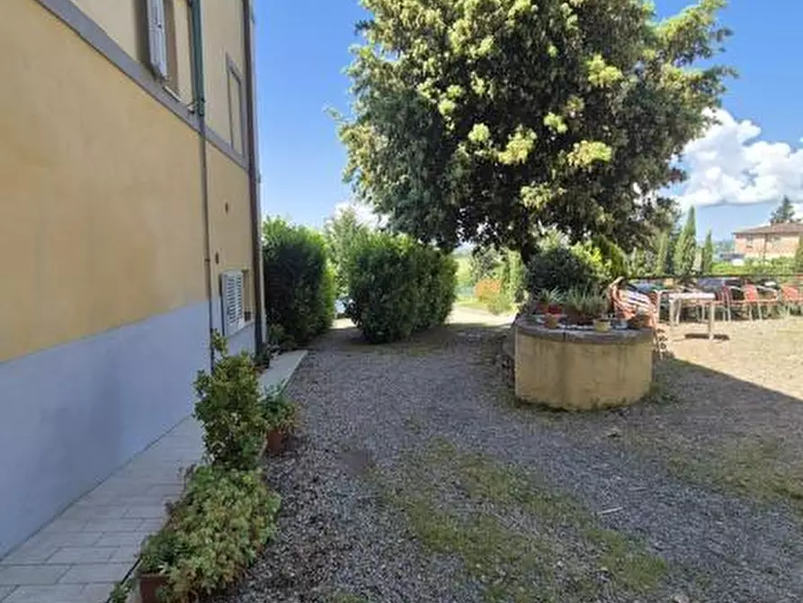 Immagine 32 di Appartamento in vendita  a Siena