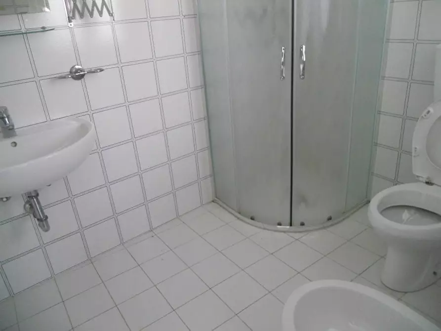 Immagine 2 di Appartamento in vendita  a Viareggio