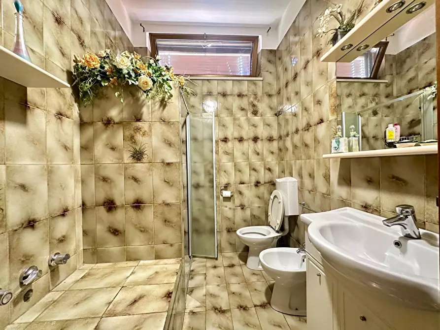 Immagine 23 di Villa in vendita  a Capannori