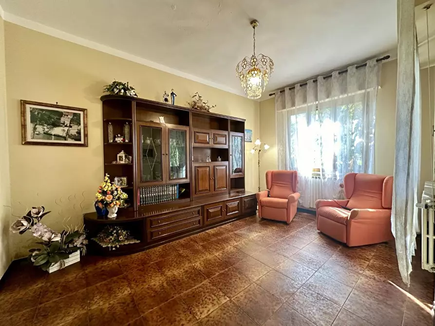 Immagine 7 di Villa in vendita  a Capannori