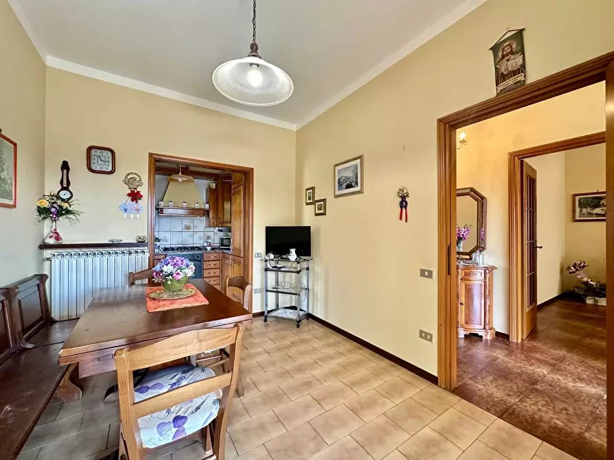 Immagine 12 di Villa in vendita  a Capannori