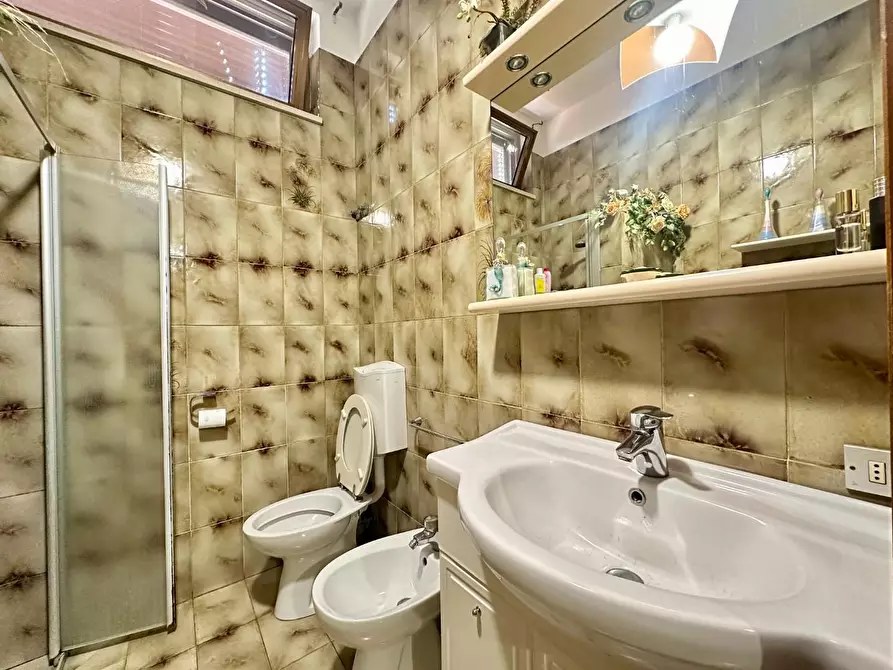 Immagine 24 di Villa in vendita  a Capannori