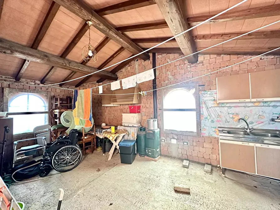 Immagine 30 di Villa in vendita  a Capannori