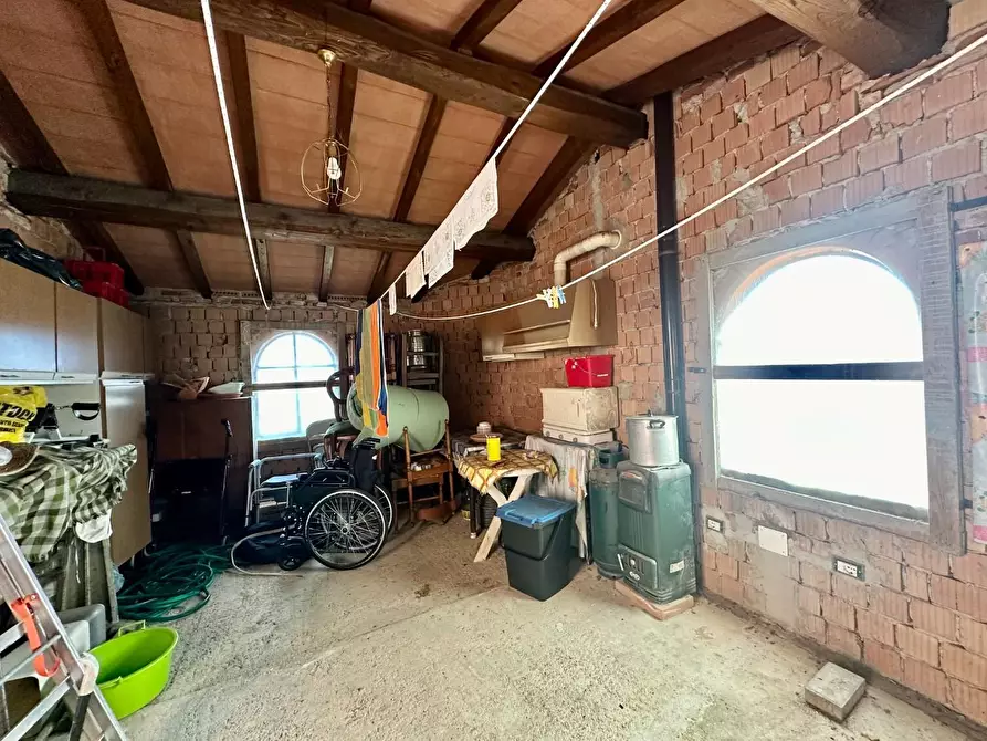 Immagine 32 di Villa in vendita  a Capannori