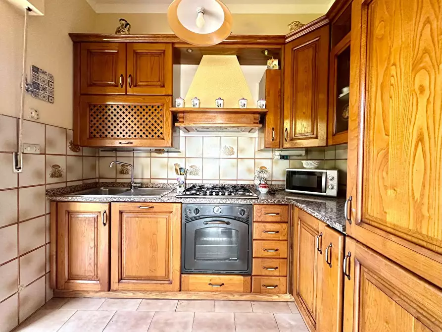 Immagine 13 di Villa in vendita  a Capannori