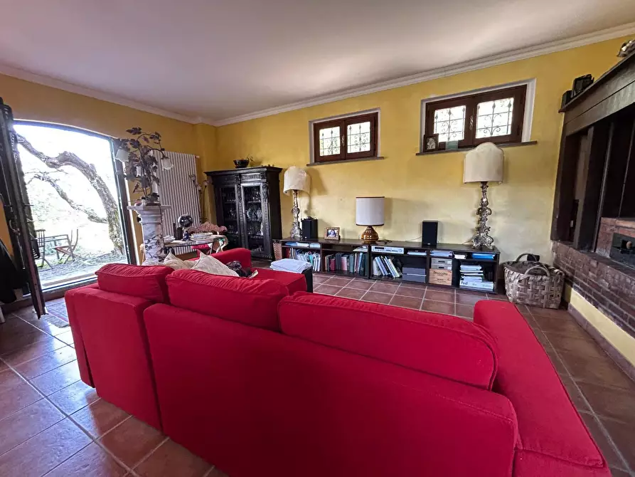 Immagine 45 di Casa colonica in vendita  a Carmignano