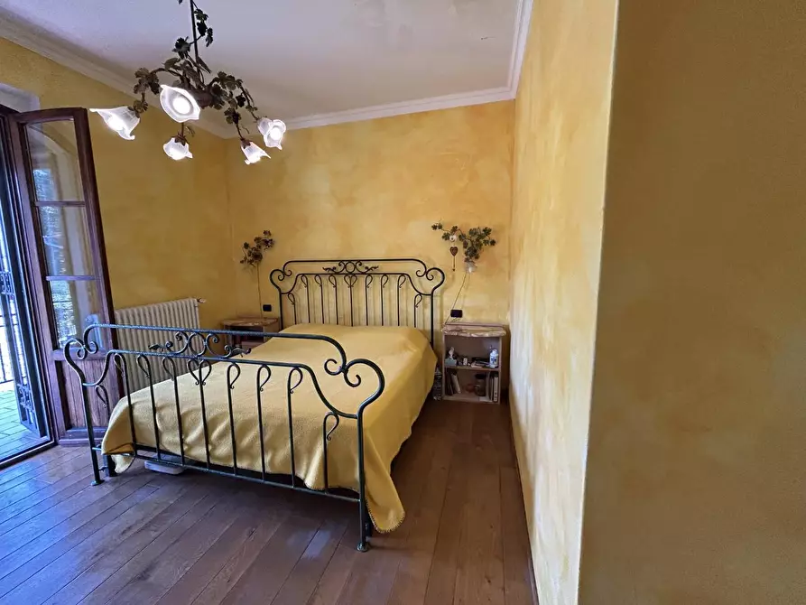 Immagine 56 di Casa colonica in vendita  a Carmignano