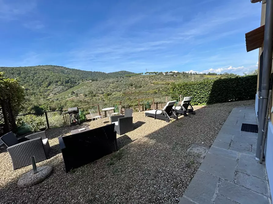 Immagine 36 di Casa colonica in vendita  a Carmignano