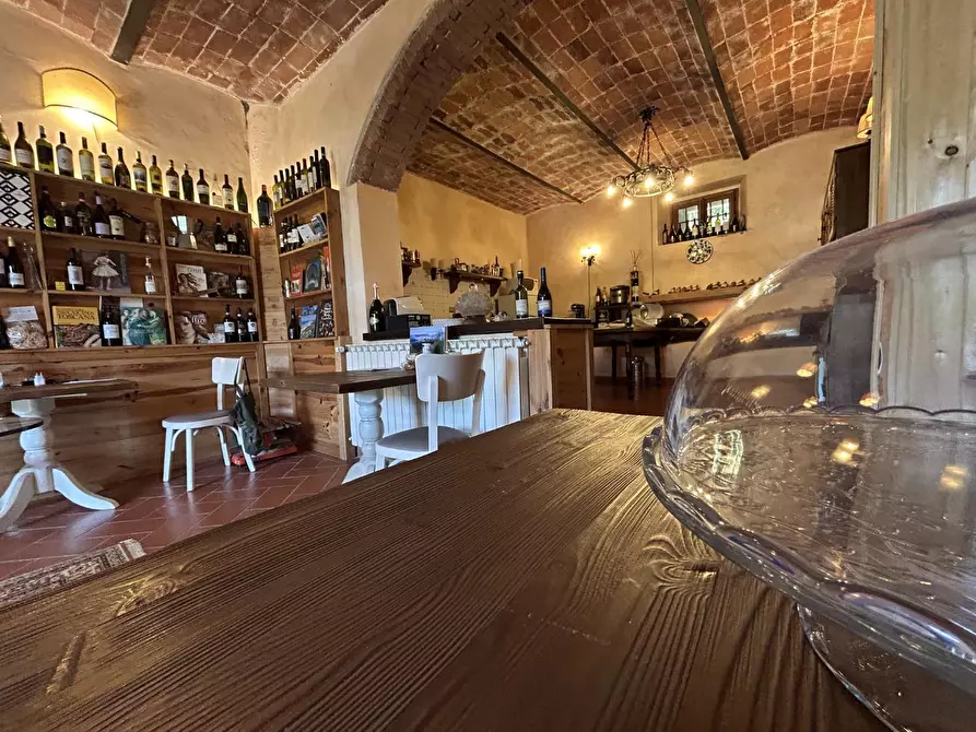 Immagine 40 di Casa colonica in vendita  a Carmignano