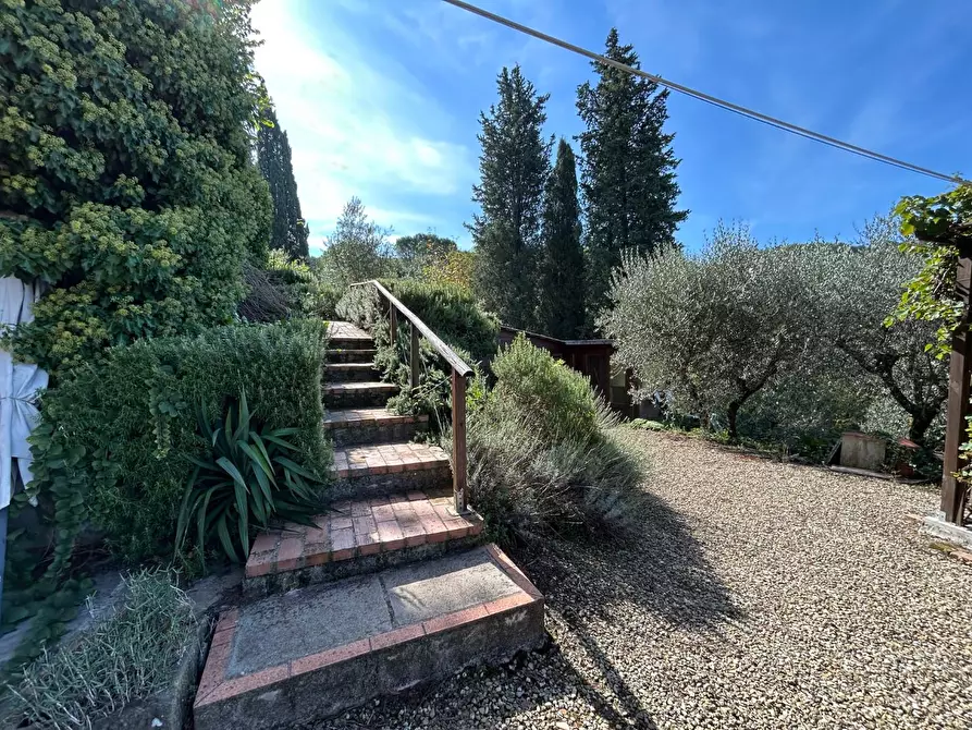 Immagine 43 di Casa colonica in vendita  a Carmignano