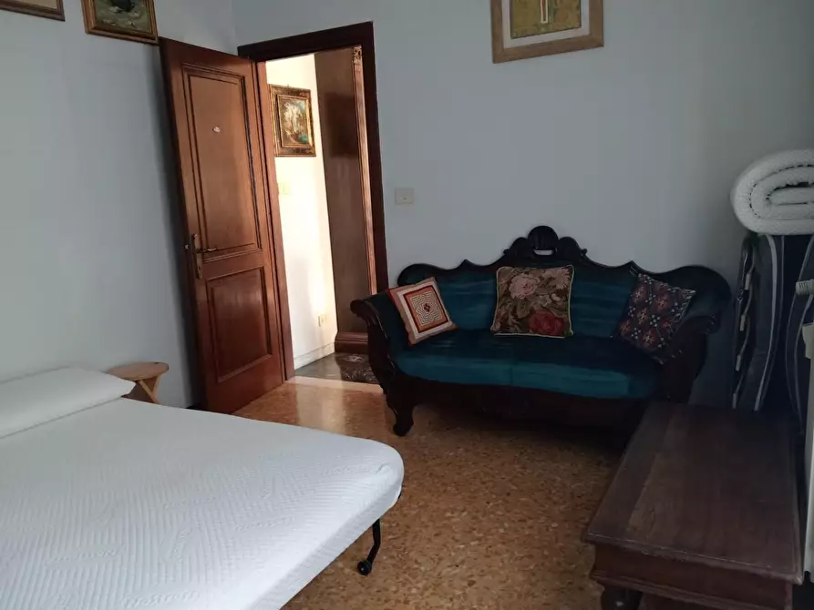 Immagine 9 di Appartamento in vendita  a Lerici