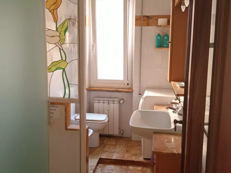 Immagine 15 di Appartamento in vendita  a Lerici