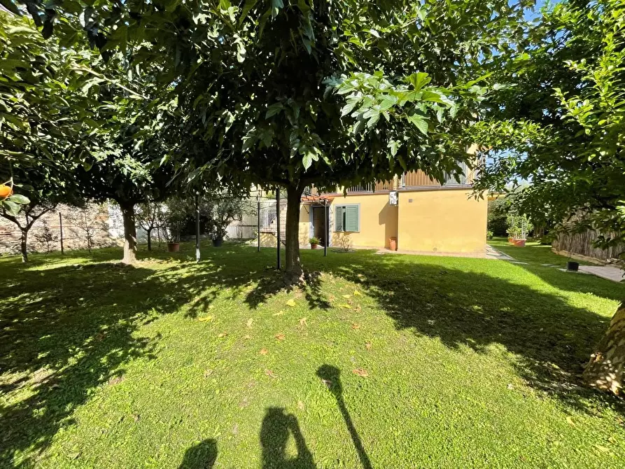 Immagine 1 di Casa indipendente in vendita  a Lucca