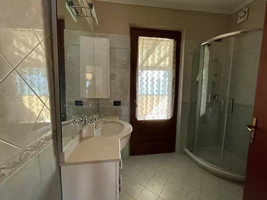 Immagine 8 di Casa indipendente in vendita  a Lucca