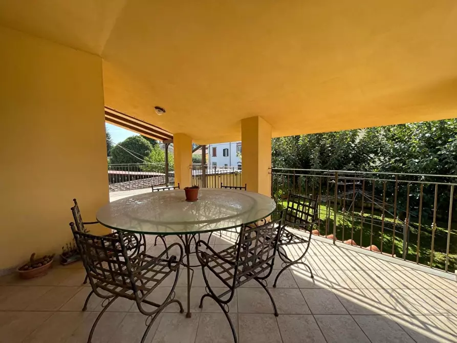 Immagine 2 di Casa indipendente in vendita  a Lucca