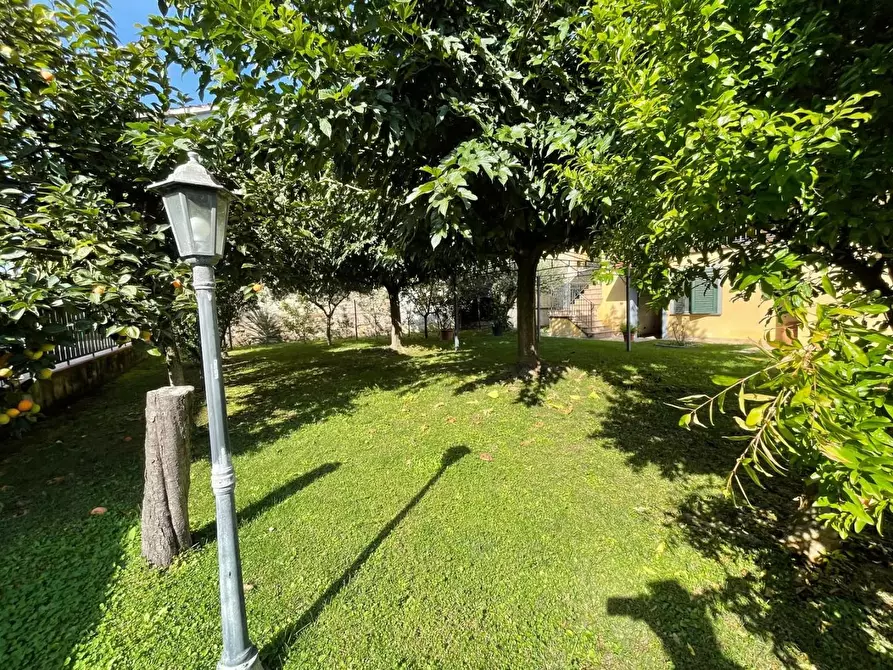 Immagine 24 di Casa indipendente in vendita  a Lucca