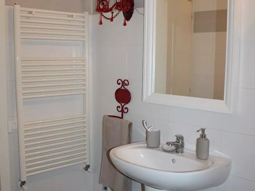 Immagine 21 di Appartamento in vendita  a Buti