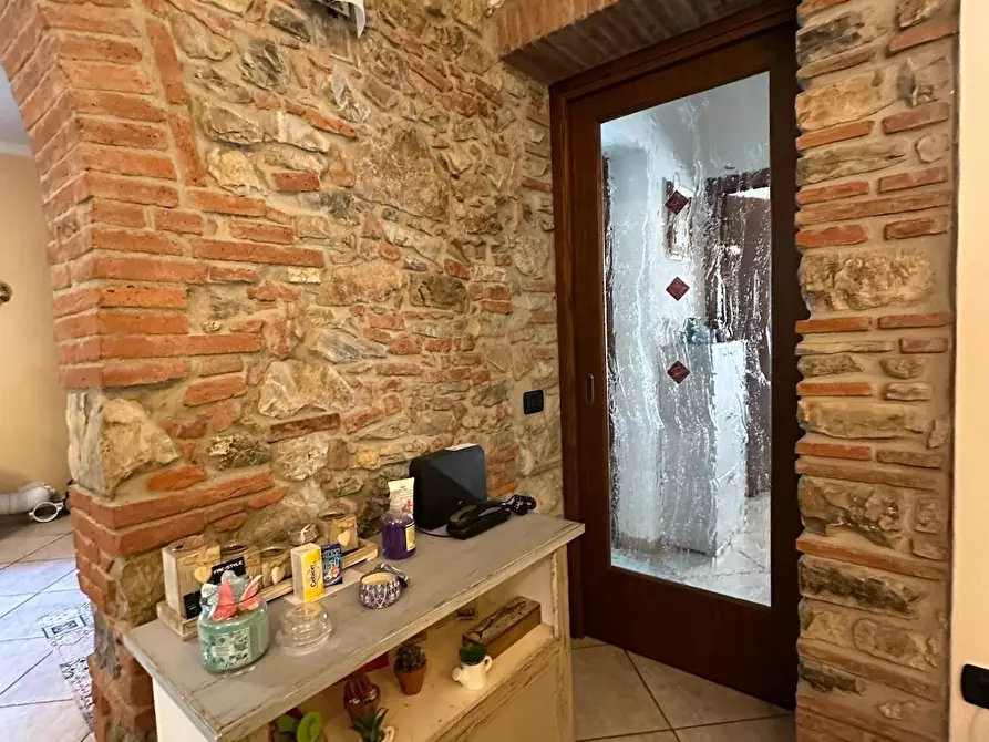 Immagine 4 di Appartamento in vendita  a Suvereto