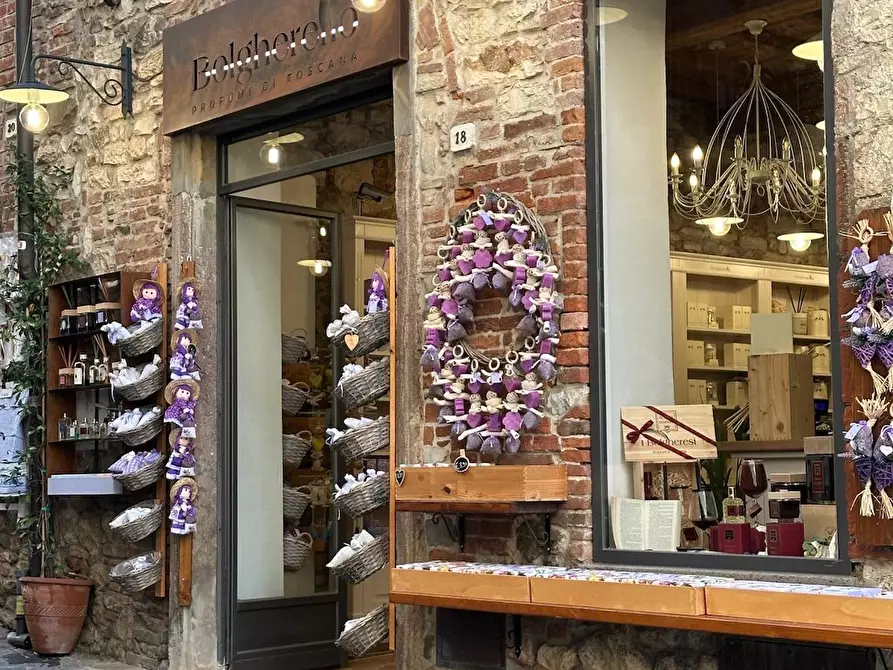 Immagine 34 di Appartamento in vendita  a Suvereto