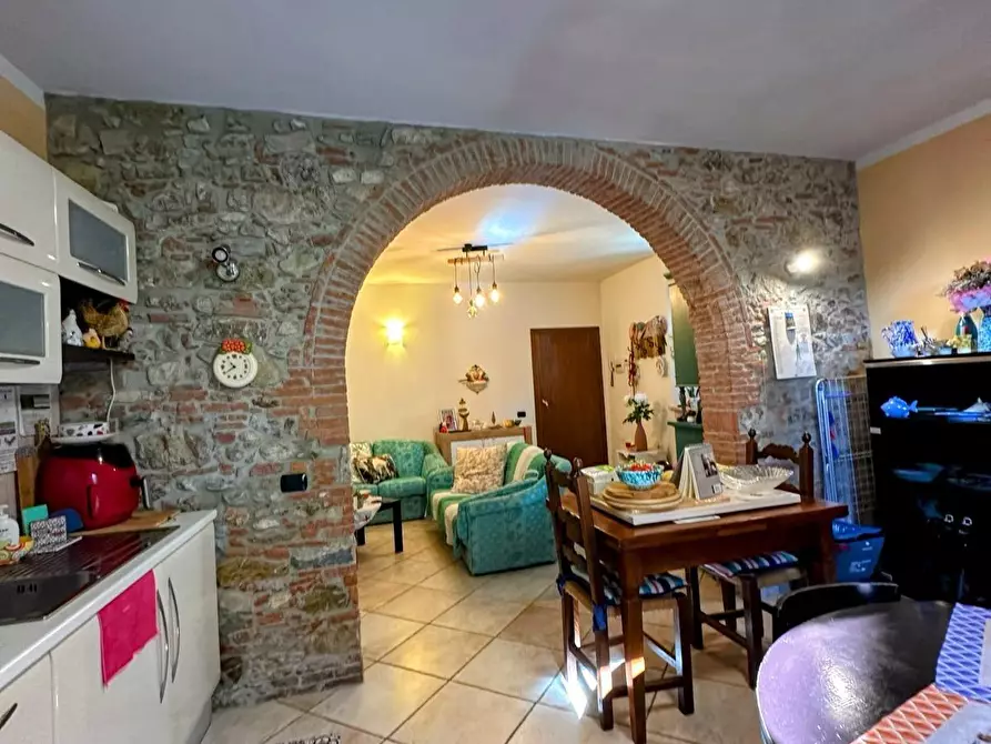 Immagine 10 di Appartamento in vendita  a Suvereto