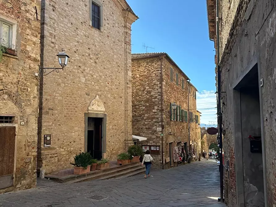 Immagine 33 di Appartamento in vendita  a Suvereto