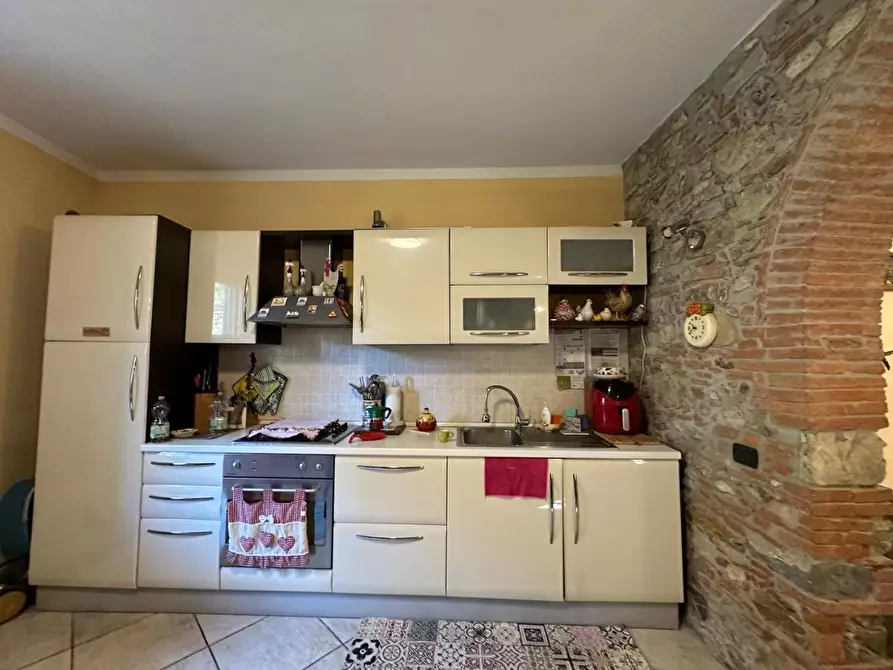 Immagine 13 di Appartamento in vendita  a Suvereto