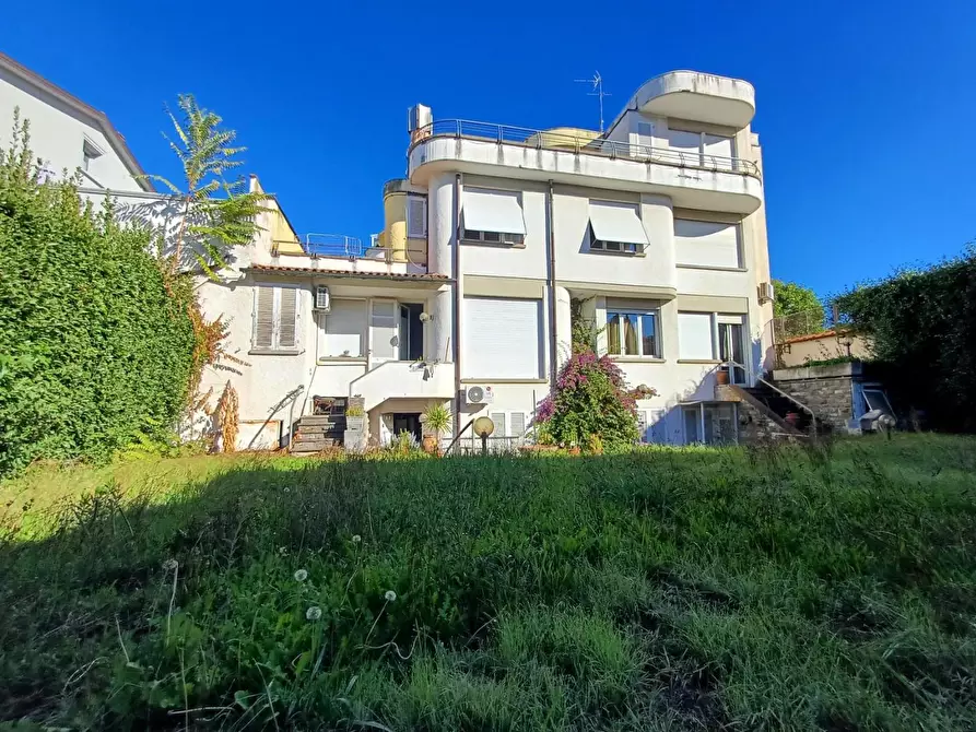 Immagine 17 di Villa in vendita  a Empoli