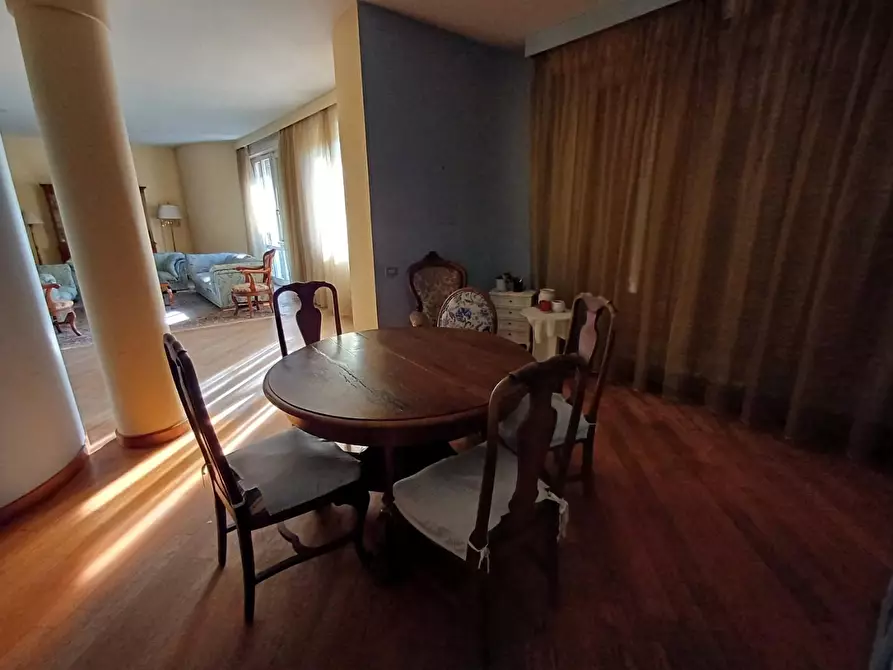 Immagine 7 di Villa in vendita  a Empoli