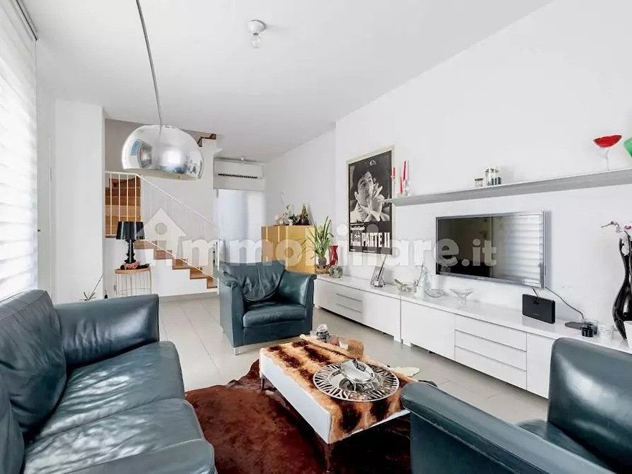 Immagine 1 di Terratetto in vendita  a Pisa