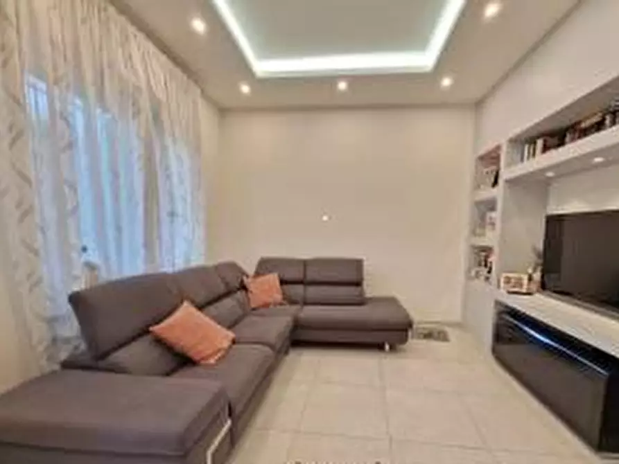 Immagine 2 di Villetta a schiera in vendita  a Viareggio