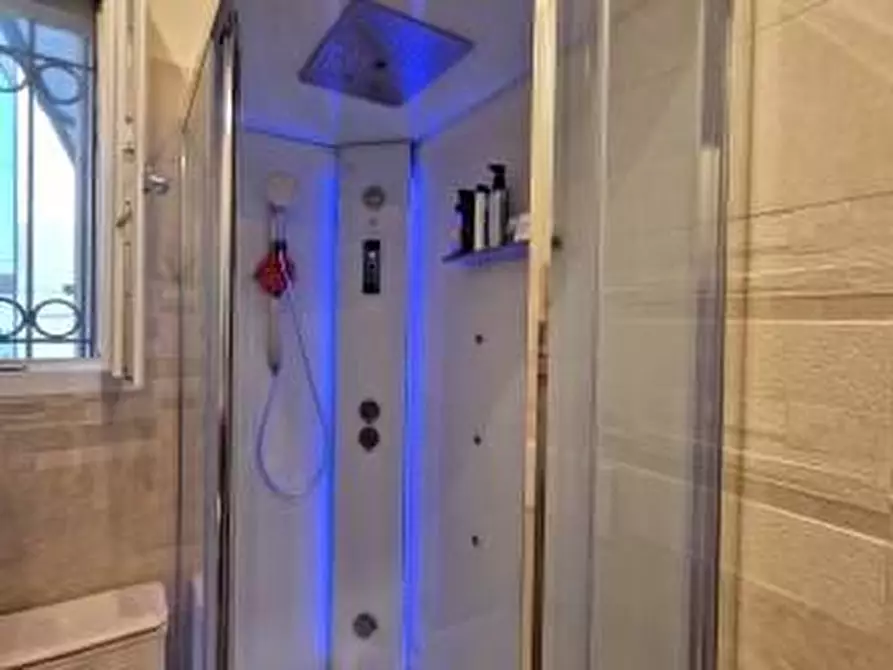 Immagine 8 di Villetta a schiera in vendita  a Viareggio