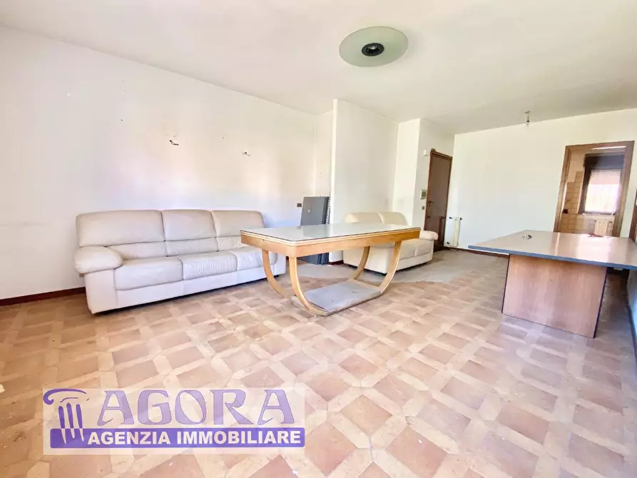 Immagine 5 di Appartamento in vendita  a Latina