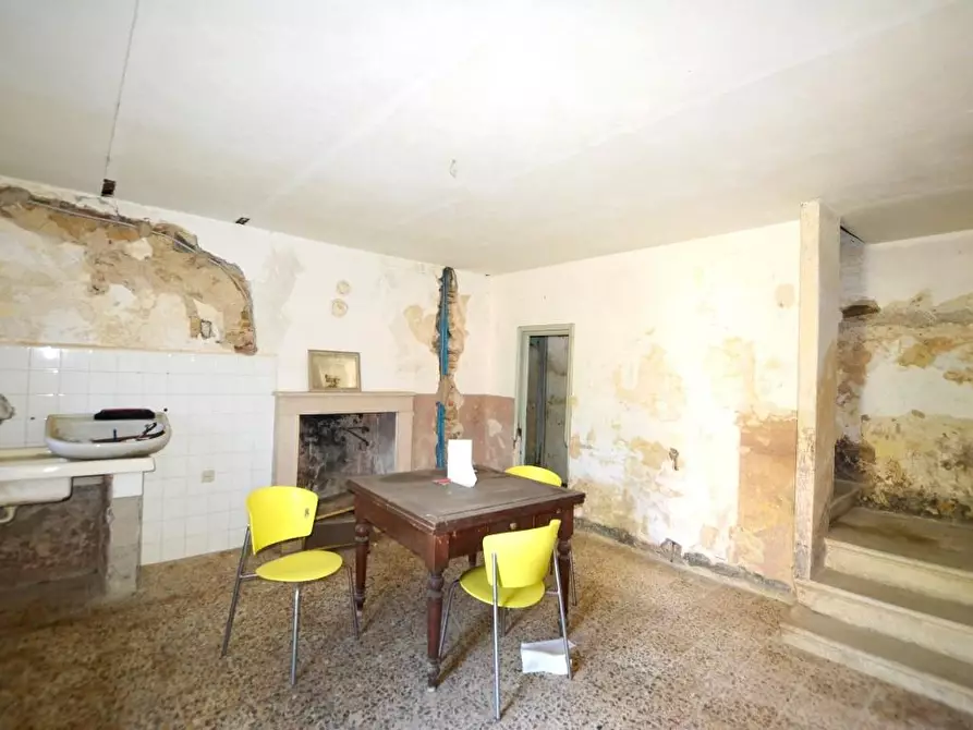 Immagine 5 di Porzione di casa in vendita  a Lucca