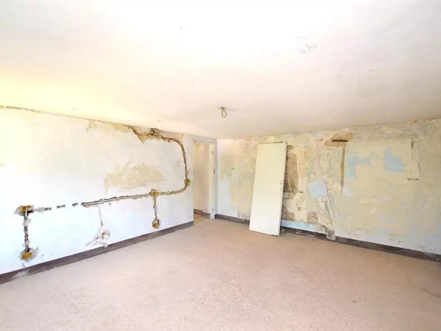 Immagine 16 di Porzione di casa in vendita  a Lucca