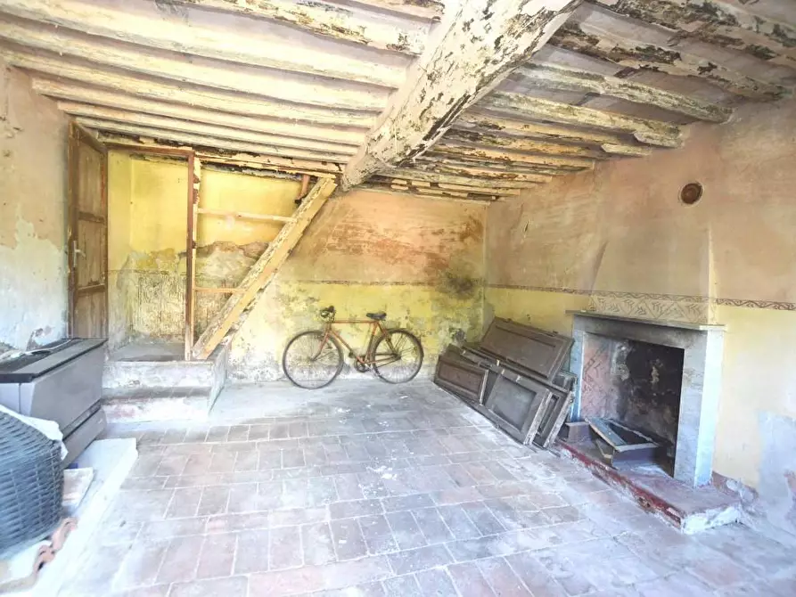 Immagine 17 di Porzione di casa in vendita  a Lucca