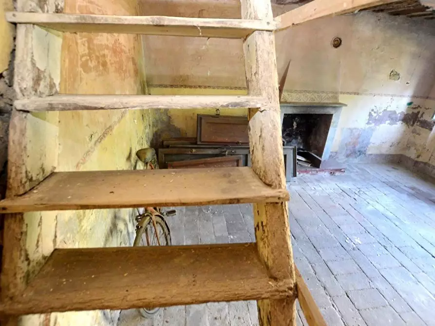 Immagine 20 di Porzione di casa in vendita  a Lucca