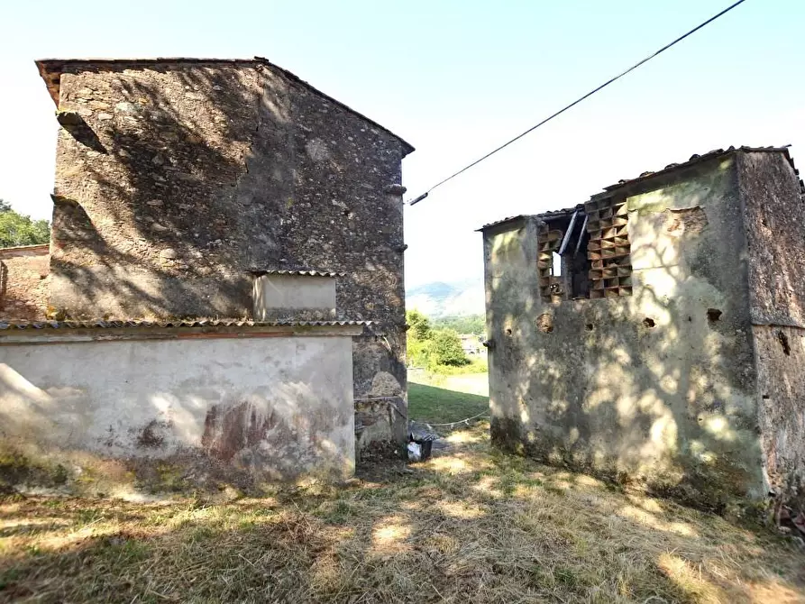 Immagine 3 di Porzione di casa in vendita  a Lucca