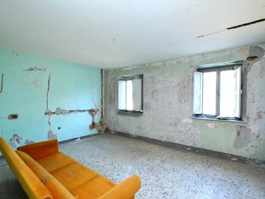 Immagine 10 di Porzione di casa in vendita  a Lucca