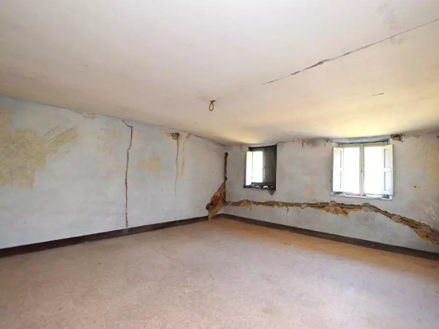 Immagine 15 di Porzione di casa in vendita  a Lucca