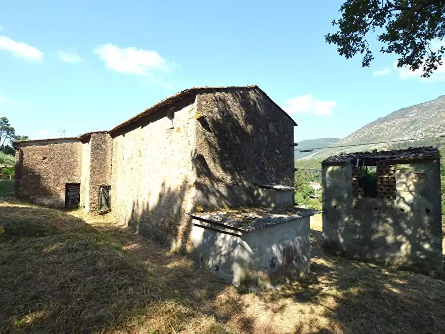 Immagine 4 di Porzione di casa in vendita  a Lucca