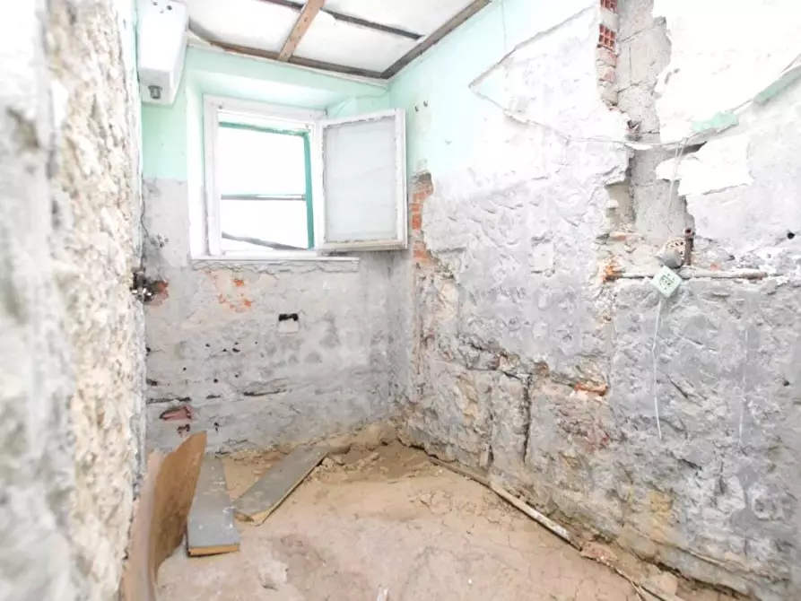 Immagine 8 di Porzione di casa in vendita  a Lucca