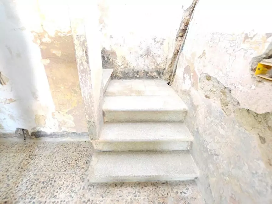 Immagine 9 di Porzione di casa in vendita  a Lucca