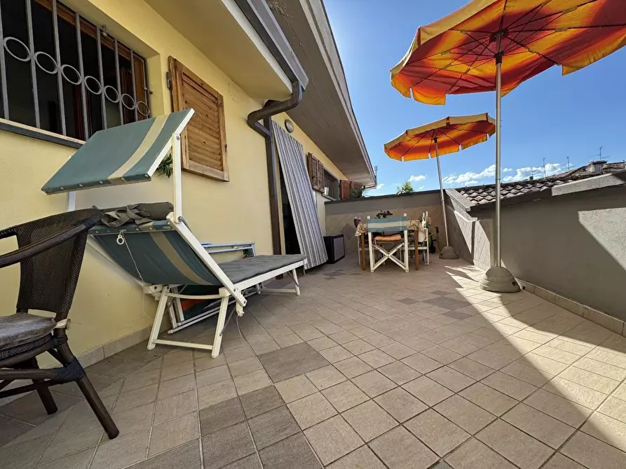 Immagine 48 di Mansarda in vendita  a Viareggio