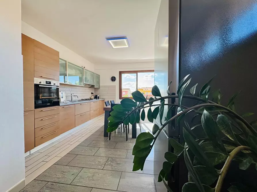 Immagine 8 di Mansarda in vendita  a Viareggio