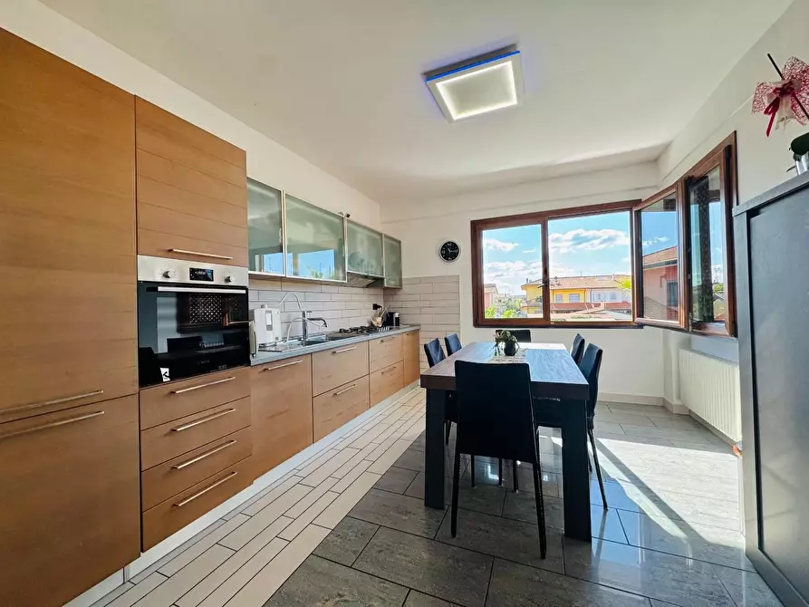 Immagine 40 di Mansarda in vendita  a Viareggio