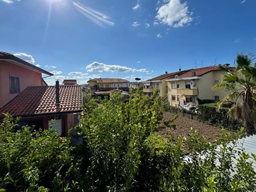 Immagine 10 di Mansarda in vendita  a Viareggio